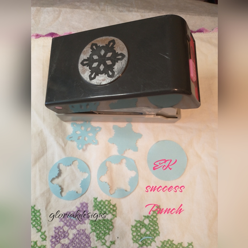 Paper Punch EK success snowflake 3 in 1 punch. Scrapbooking card making